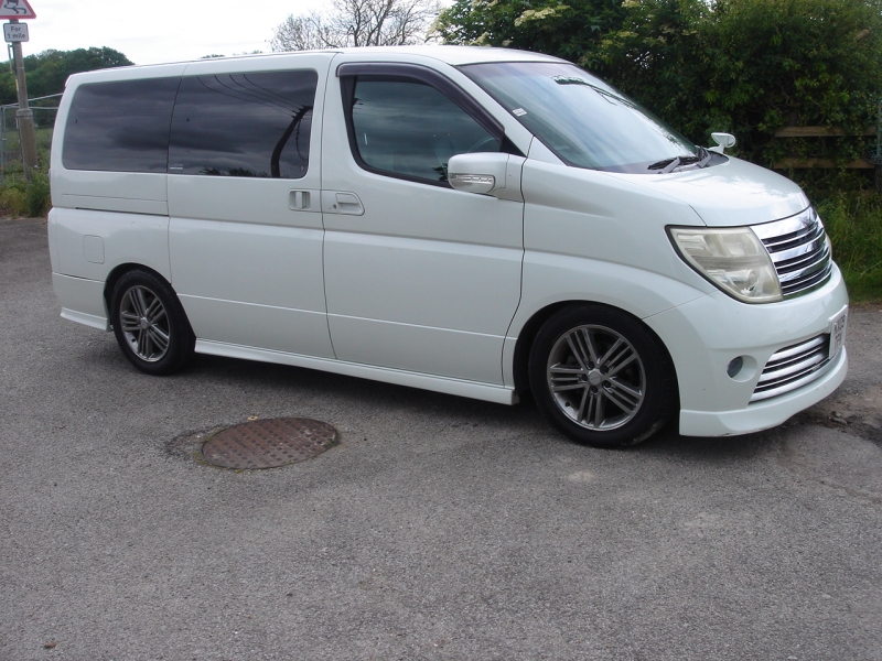 Nissan Elgrand Rider 3.5 V6