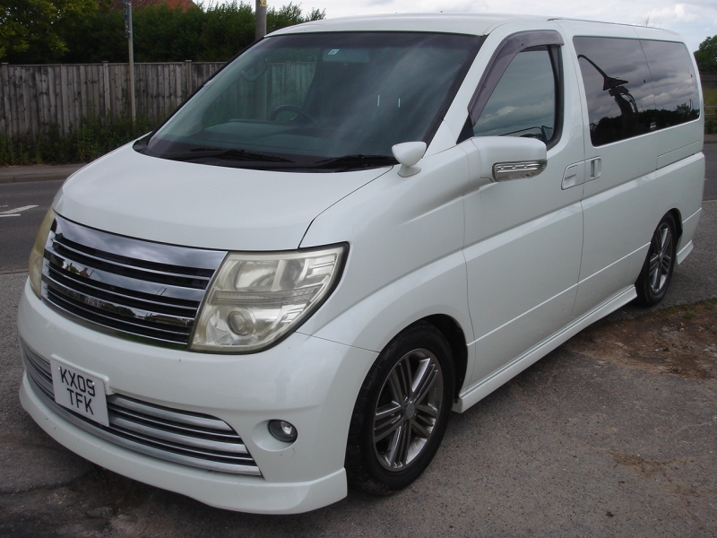 Nissan Elgrand Rider 3.5 V6