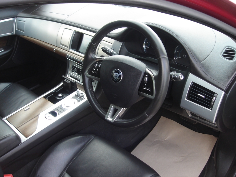 Jaguar XF Luxury