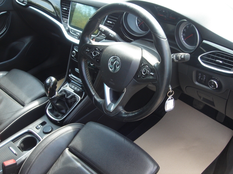 Vauxhall Astra Elite Nav CDTI